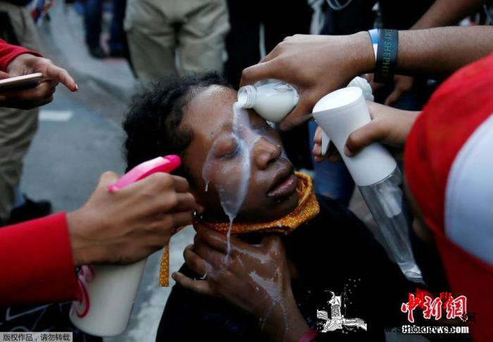 美国示威引发的骚乱已致至少11人死亡_华盛顿-骚乱-美国-