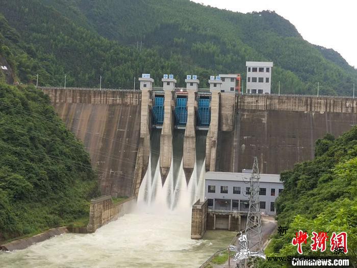 桂林市漓江水库群开始今年首次排洪_漓江-桂林市-排洪-