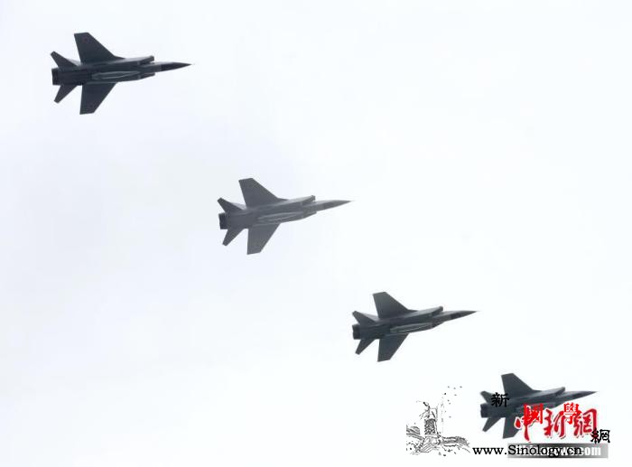 俄胜利日阅兵准备工作展开红场看台座位_卫国战争-红场-阅兵式-