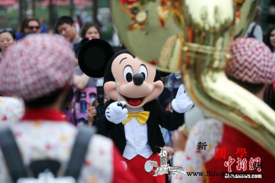 美加州迪士尼乐园拟7月17日重开游客_米老鼠-园内-迪士尼-