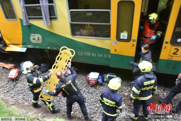 捷克再发生火车相撞事故或造成60名乘_捷克-相撞-据报道-