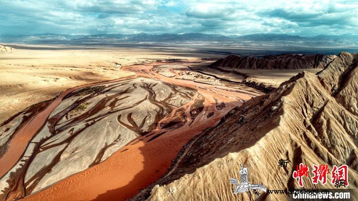 青海最深防渗墙单元槽段混凝土浇筑成功_柴达木盆地-防渗墙-浇筑-