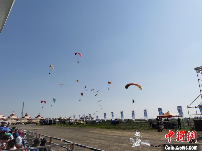 今年国内首场飞行大会开幕草原迎来“飞_乌兰察布-旋翼机-飞行-