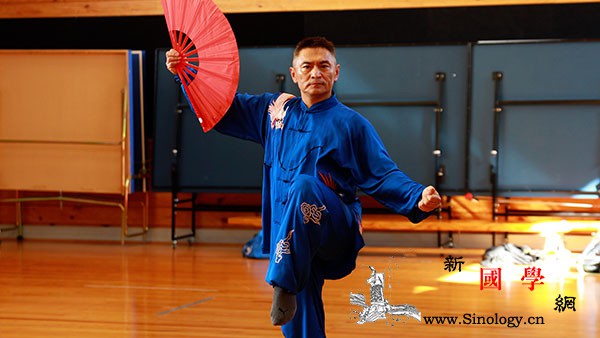 舞起太极扇_惠灵顿-习练-养生-健身-