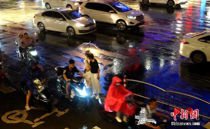 新一轮强降雨加速入秋进程华南需警惕秋_降雨-嫩江-台风-