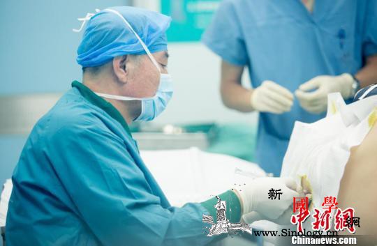 扩招医学生、医德成必修课……医学教育_冠状-学科-课程-