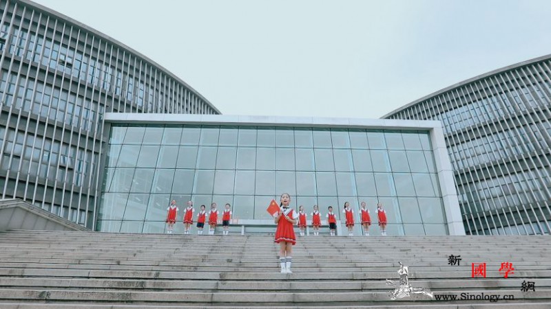 3000多名南大学子和各界代表高唱《_南京大学-南大-祖国-