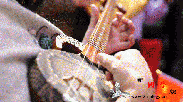 “快闪”迎国庆共致爱国情!新疆各族_国情-乌鲁木齐市-祖国-