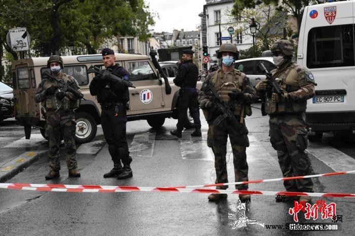 法巴黎斩首案：4人遭拘留遇害教师生_巴黎-法国-嫌犯-