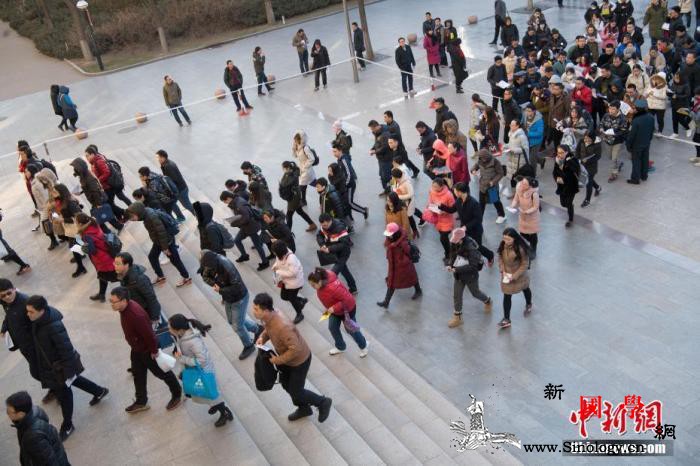 国考报名近半程：热门岗位竞争已超“千_报考-考生-招录-