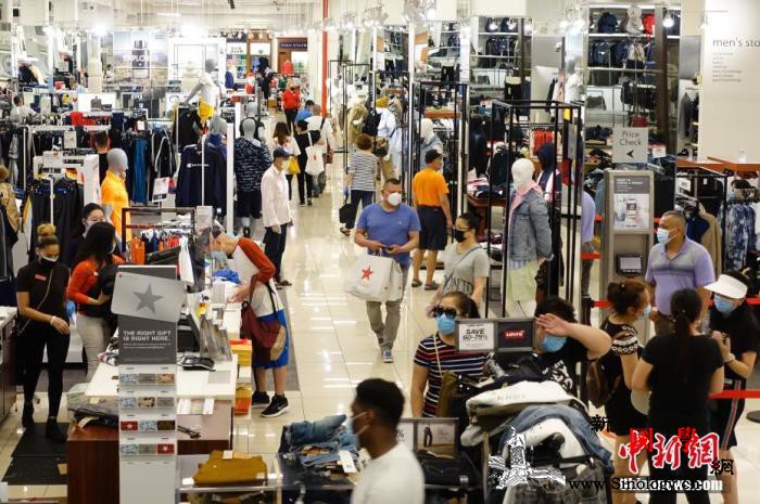 打破160年传统疫情下纽约梅西百货取_纽约市-纽约-圣诞老人-