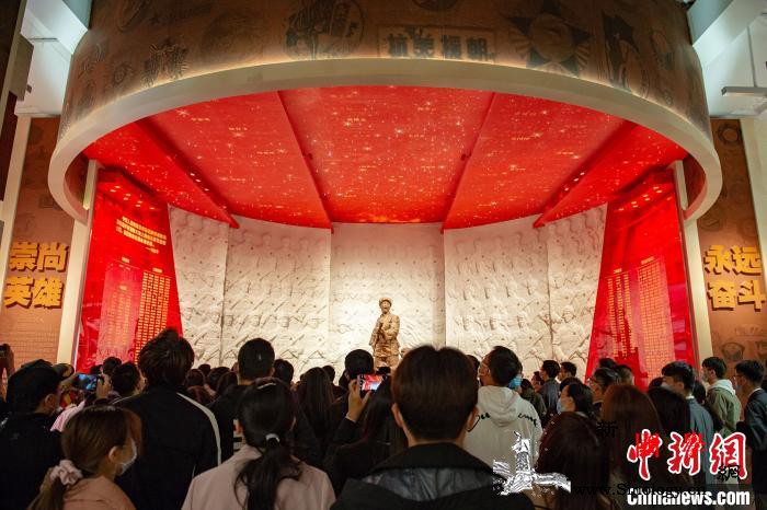 中国青年话传承发扬伟大抗美援朝精神：_志愿军-抗美援朝-捍卫-