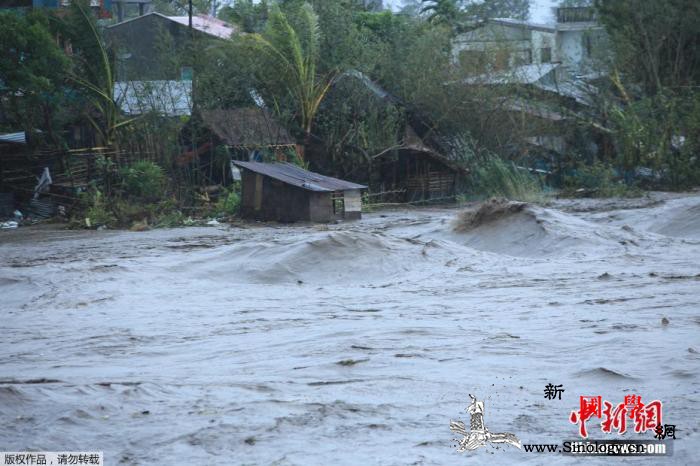台风“天鹅”侵袭菲律宾致20人死亡5_马尼拉-菲律宾-吹倒-