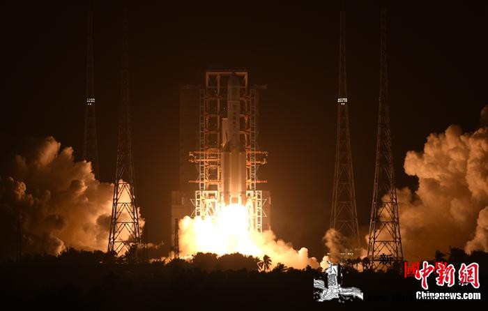 嫦娥五号探测器发射成功开启中国首次地_运载火箭-探测器-嫦娥-
