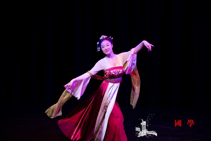 2020教学收官中国古风乐舞点燃惠灵_惠灵顿-古筝-文化中心-图为-