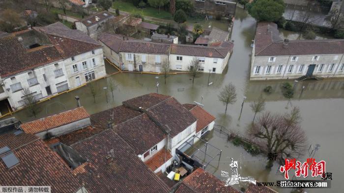 法国多地持续遭遇洪水侵袭重灾区桑特将_滨海-法国-塞纳河-