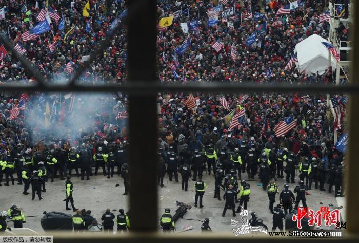 因在骚乱事件中行为不当美6名国会警察_美国国会-选举人-停职-