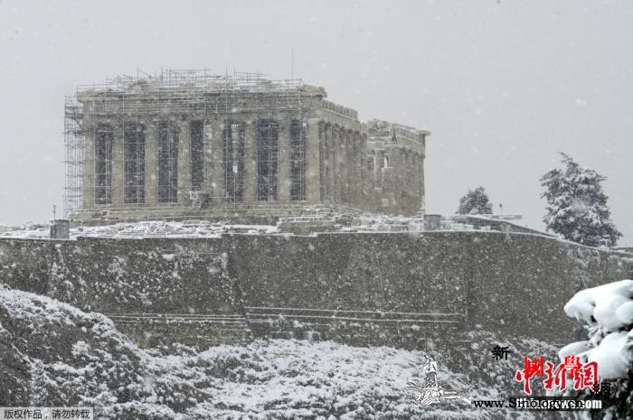希腊暴雪致断水断电电力公司与市政部门_雅典-希腊-积雪-