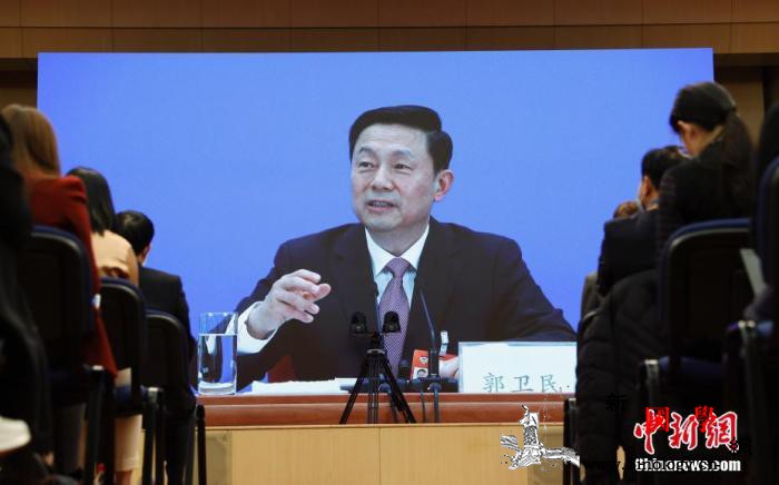 中国的形象持续下滑？郭卫民：会有越来_记者-会有-疫情-