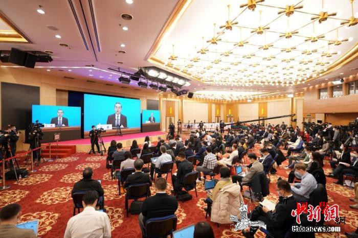 中新时评：中国外交向世界递出一副“平_滤镜-误读-记者-