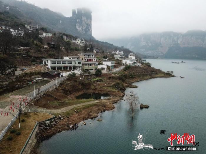 刚撕下“贫困标签”的这些地区如何注_毛南族-脱贫-振兴-