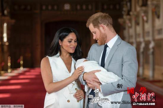 哈里夫妇受访：梅根称英王室生活压抑“_英国-王室-美联社-