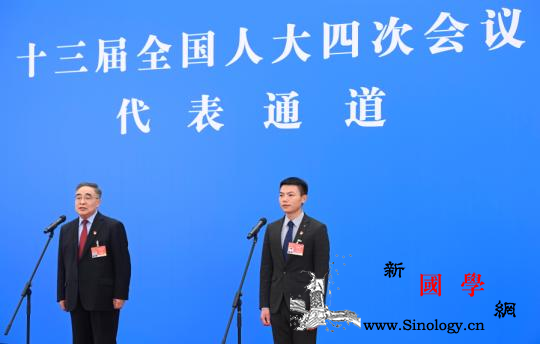 青春也有代言人——聆听全国两会的“青_农民工-代表-青年-