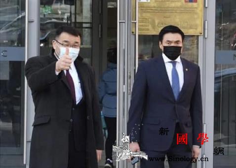 蒙古国副总理和首都行政长官分别接种中_乌兰巴托-接种-副总理-