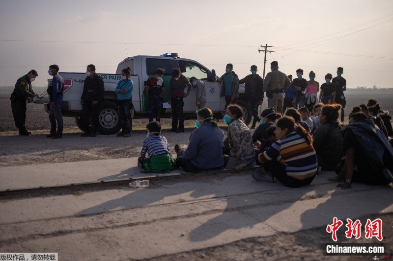 “美国梦”滤镜又碎：10万移民被拘拜_墨西哥-得克萨斯州-美国-