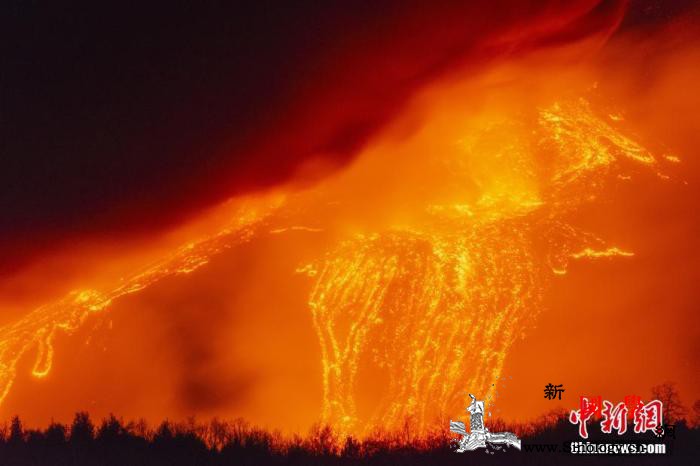 意大利埃特纳火山15次喷发熔岩流影响_卡塔尼亚-火山灰-岩浆-
