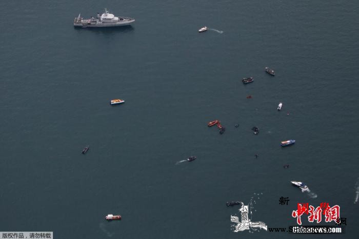印尼三佛齐航空空难调查：已寻获驾驶舱_雅加达-印尼-客机-