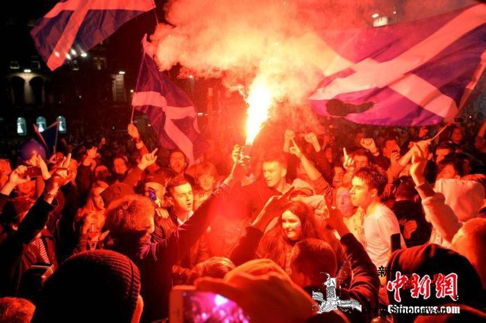 调查：逾半英国人称应允许苏格兰举行第_英国政府-乔治-苏格兰-