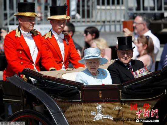 英女王伊丽莎白二世迎95岁生日身边_菲利普-伊丽莎白-亲王-