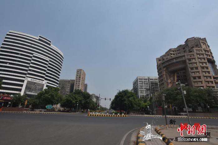 印度疫情肆虐又遇罕见疾病政府却忙着“_加尔各答-印度-接种-