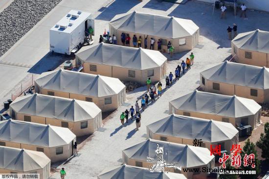 5名无证儿童被遗弃在美墨边境年龄最大_美国-边境-帐篷-