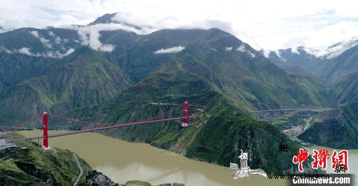 “川藏第一桥”如何在高地震烈度区和“_泸定-悬索桥-甘孜-