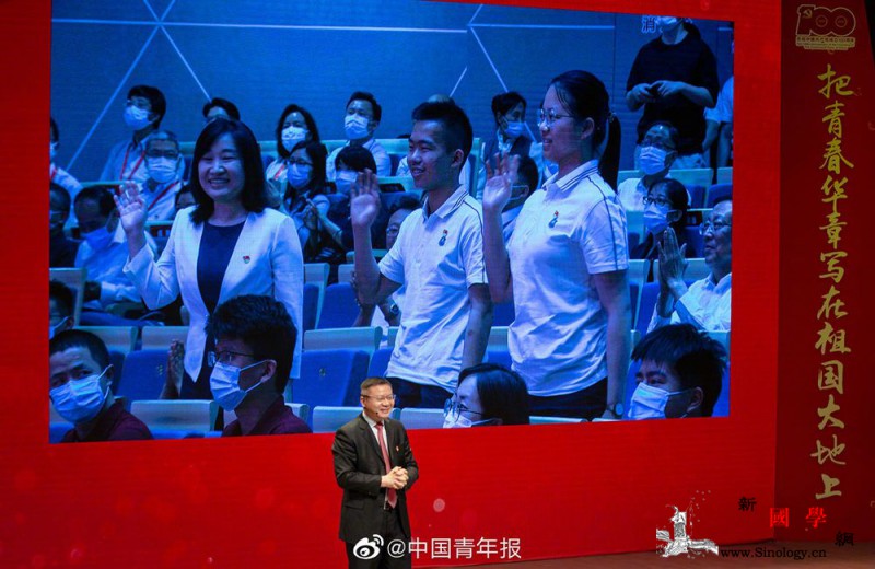 张维为给武汉中学生点赞_复旦大学-敢作敢当-武汉-