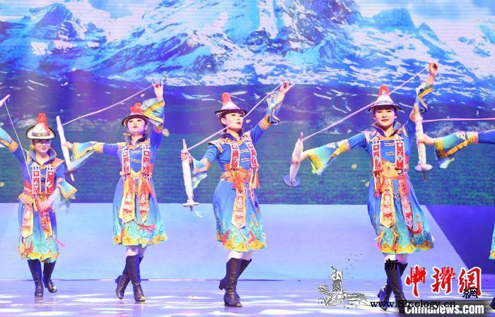 裕固族传统歌舞乐“合奏”演绎从逐水草_裕固族-南县-歌舞-