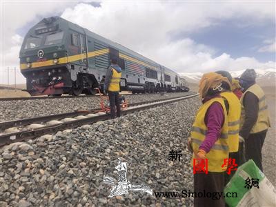 青藏铁路全线通车15年：穿越“生命禁_格尔木-青藏铁路-青藏高原-