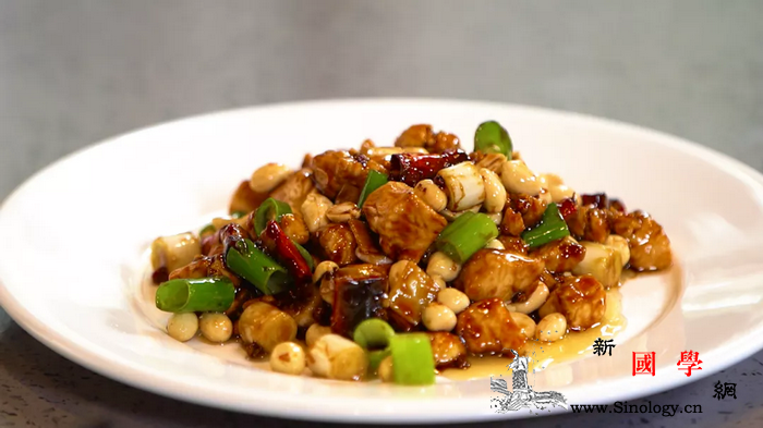 《麻辣鲜香知味天府-;中国（四川）_鸡丁-名菜-而成-川菜-
