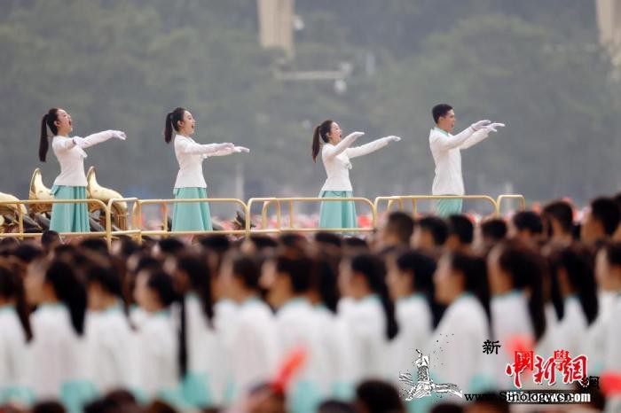 中共百年庆典上的青春元素_天安门广场-会在-北京-