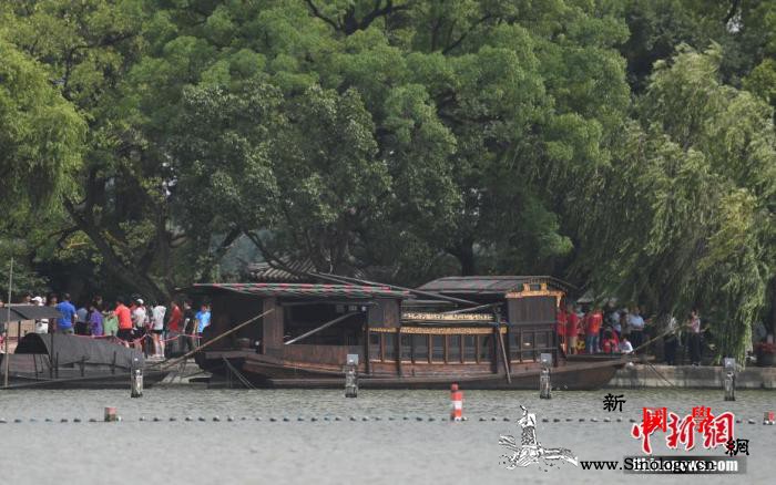 探访革命红船起航地：从百年前的曙光到_南湖-嘉兴-瞻仰-