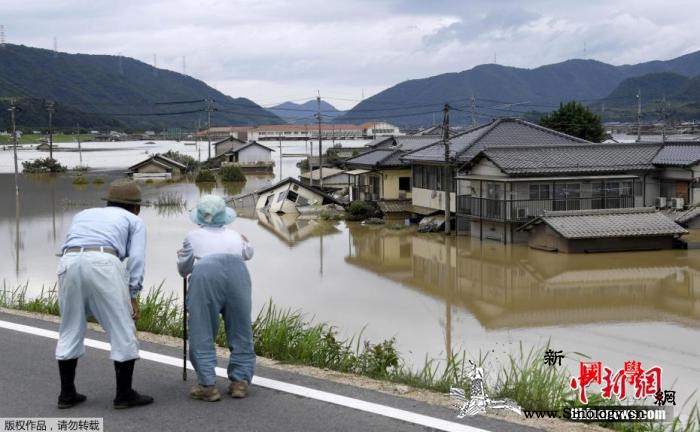 日本西部两县遭暴雨侵袭9天雨量达7月_锋面-雨量-日本-