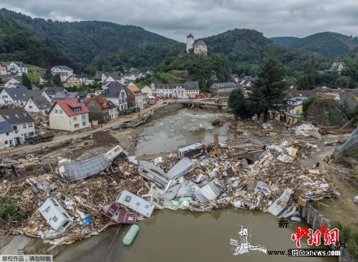 德国洪灾地区水位开始下降仍未解除警报_德国-受灾-商队-