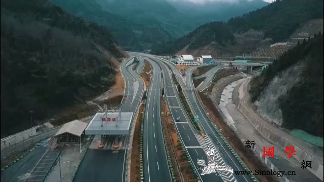 和平解放70周年这片雪域高原实现了怎_泸定-西藏-康定-