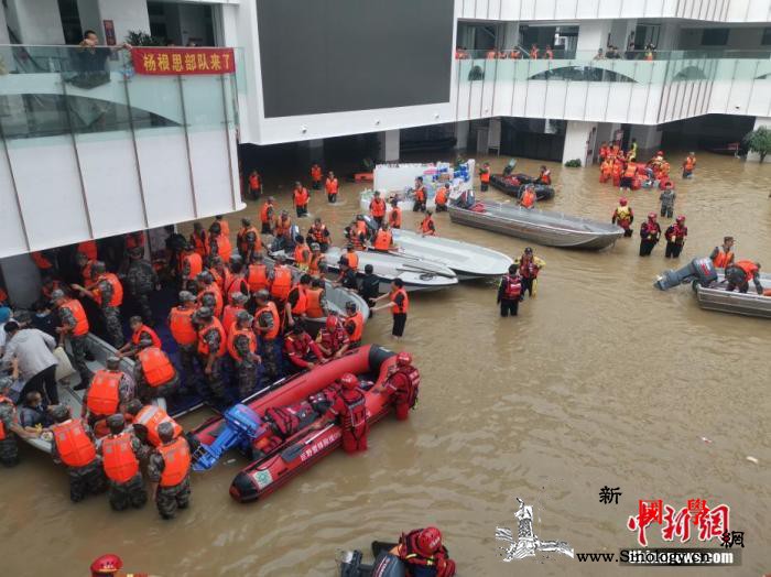 当一家2400多人的医院成了洪流中的_华中-郑州市-转运-
