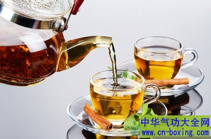夏天喝凉茶有讲究不是人人都能喝_凉茶-寒凉-虚火-脾胃- ()