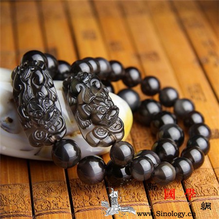 助孕带什么水晶？_石榴石-辟邪-佩戴-磁场-孕前检查