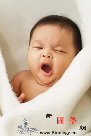 新生儿最喜欢的睡眠姿势_漾奶-垫块-耳轮-最喜欢-