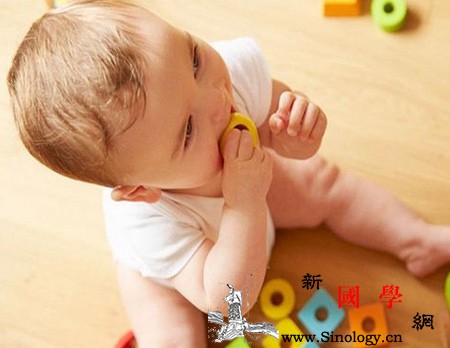 你是否让宝宝身处危险之中？家长该怎么做好宝宝_洞洞-归置-家里-家长-